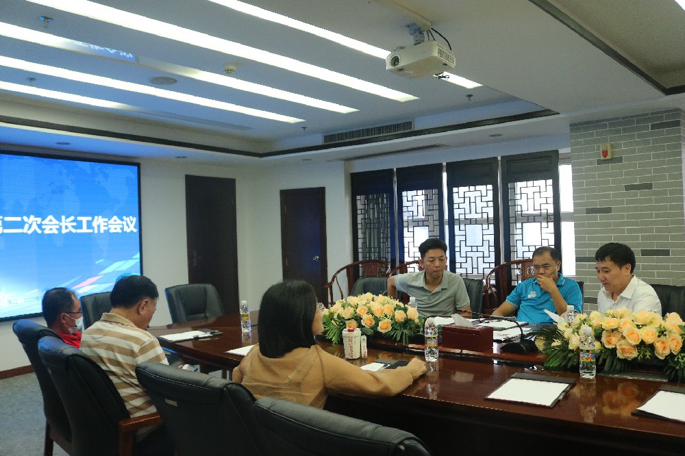 我所高级合伙人、海南省农垦中学第一届校友会会长周义桀律师主持召开垦中校友会第二次会长工作会议
